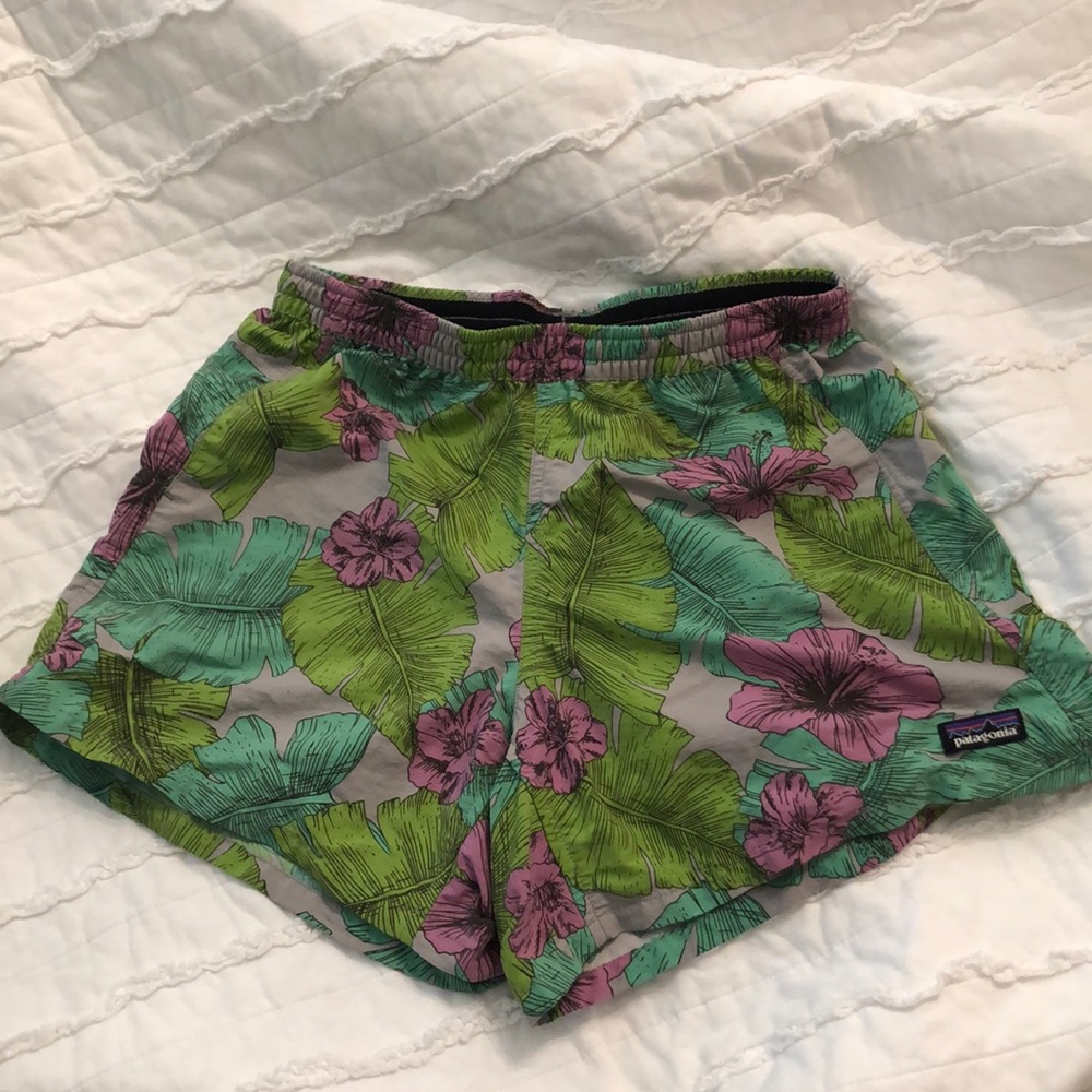 Rare XS Floral Patagonia Shorts!